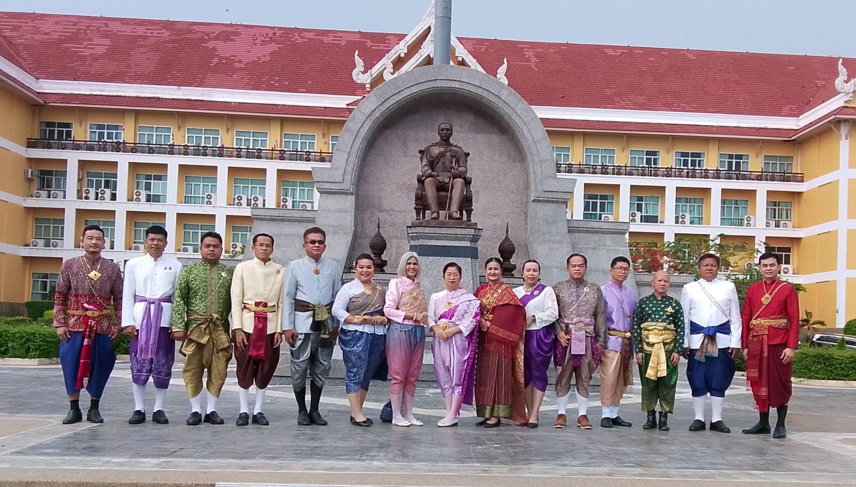 title - ร่ามพิธีถวายบังคมพระบรมราชานุสาวรีย์ พระบาทสมเด็จพระจุลจอมเกล้าเจ้าอยู่หัว (รัชกาลที่ 5) ภายใต้แนวคิด 